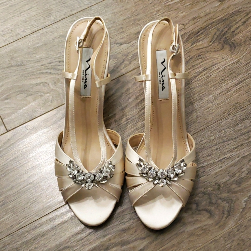 Brand new Nina ivory wedge